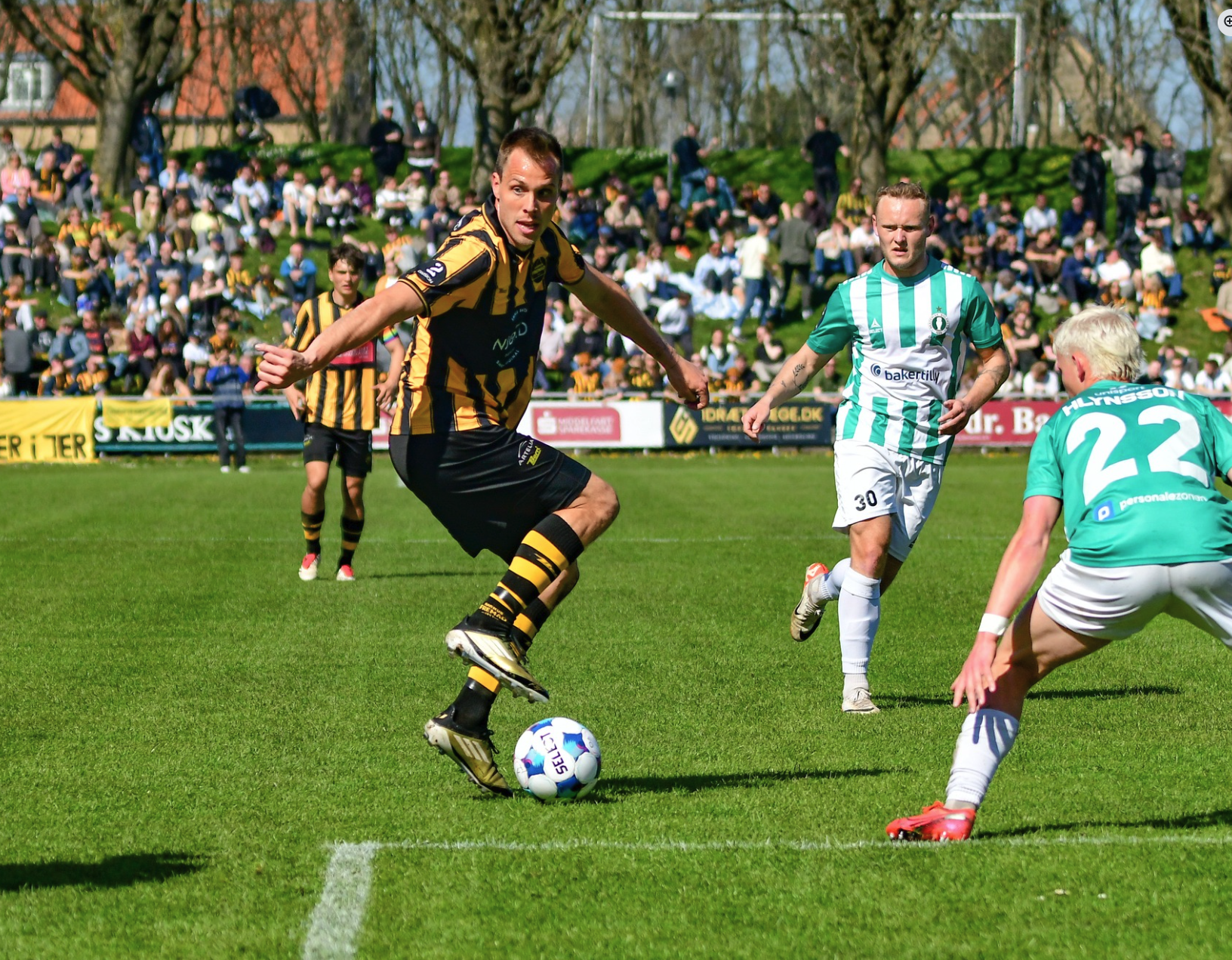 Anders Holvad i kamp mod AB